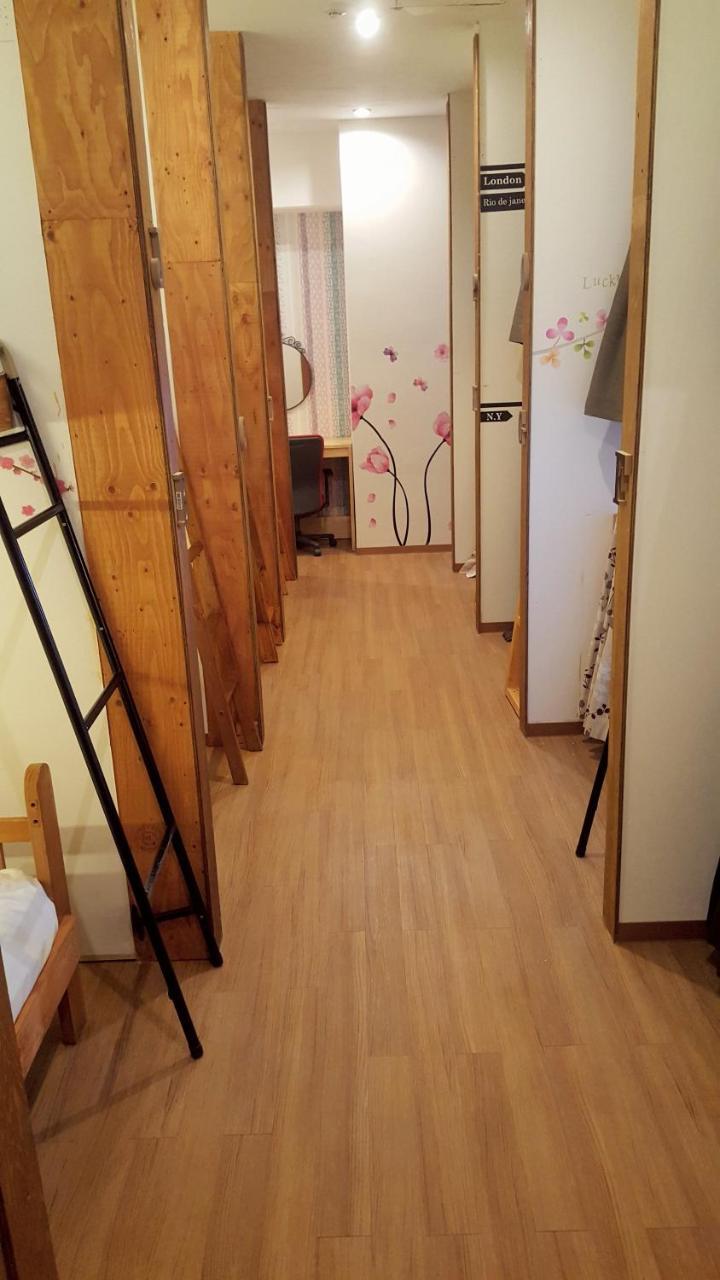 Shinjuku Sky Hostel Токіо Екстер'єр фото